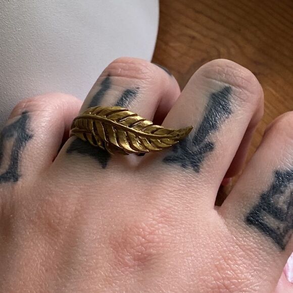 💛 Vintage MAFIA Brass Feather Ring - Picture 3 of 5